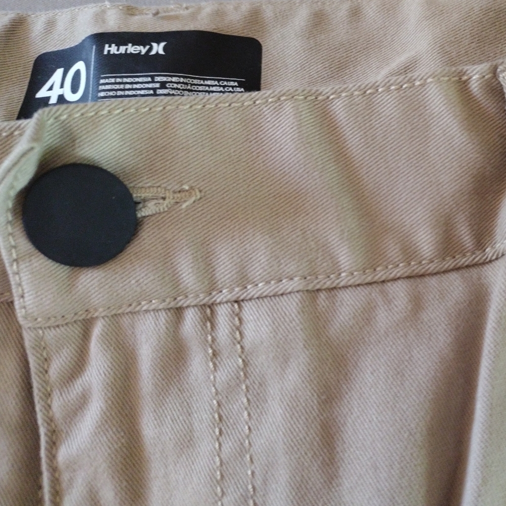 Men's Hurley khakis pants. Size 40. Tan/beige color
